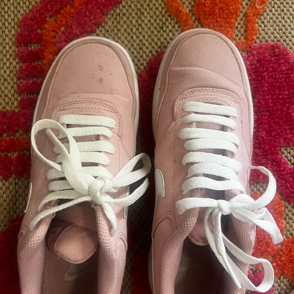 pink nike sneakers - Picture 2 of 6